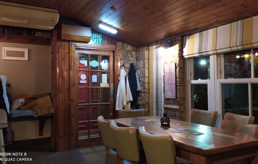 Note 8 photo at night