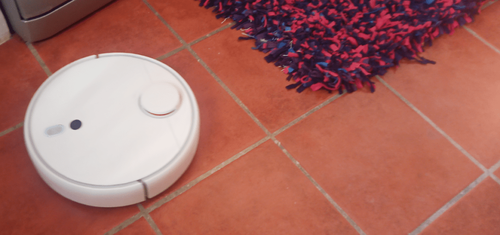 My 1S AI vacuum photographed in opetation with the S96 Pro