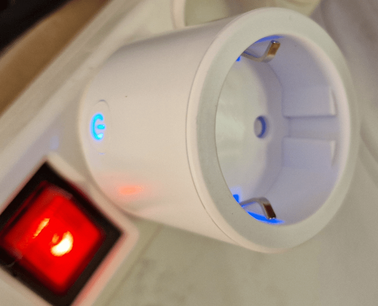 LOCAL BYTES EU smart plug