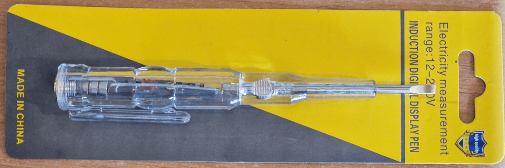 Mains power testing screwdriver